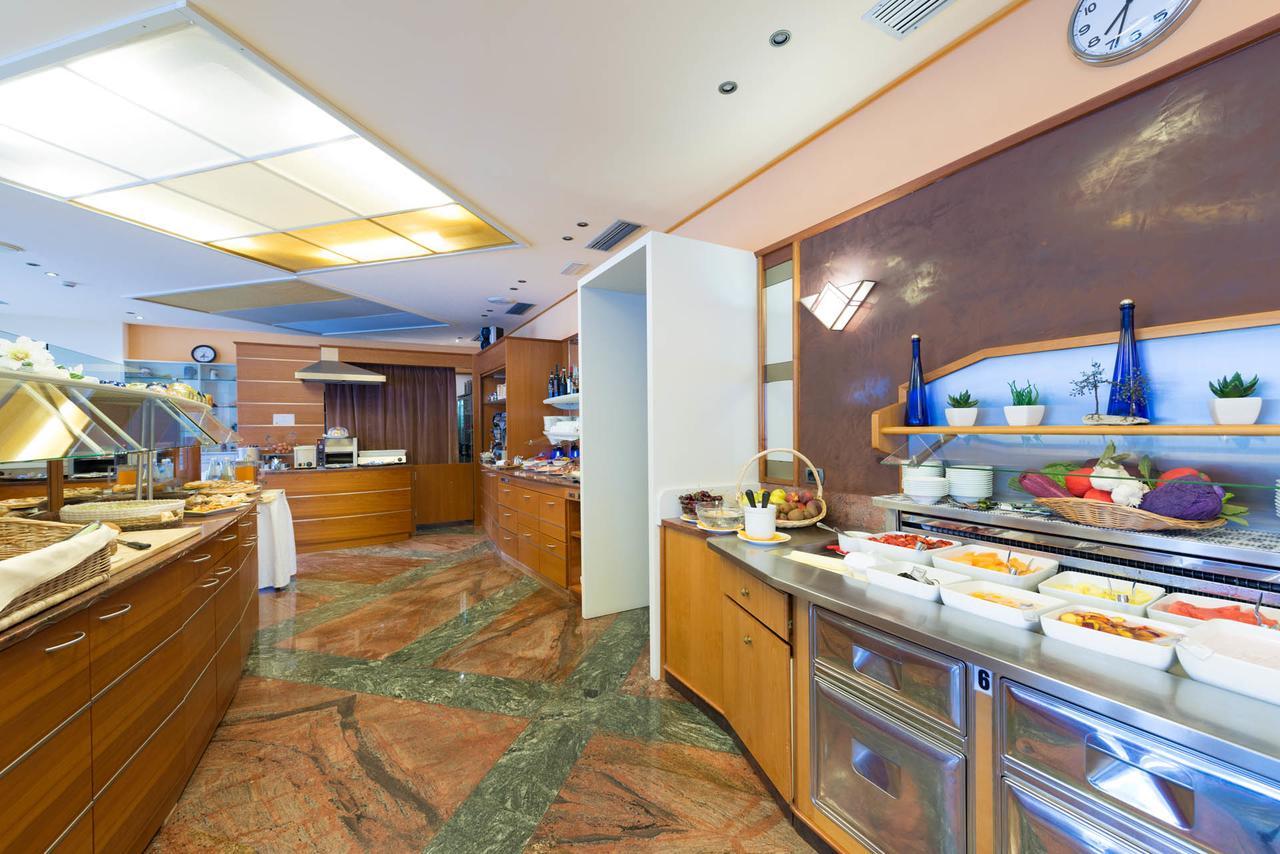 Hotel Venezia Malcesine Extérieur photo