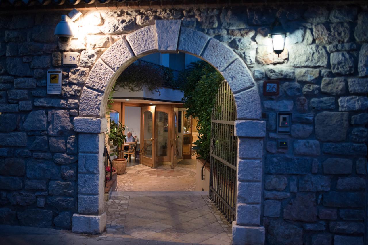 Hotel Venezia Malcesine Extérieur photo