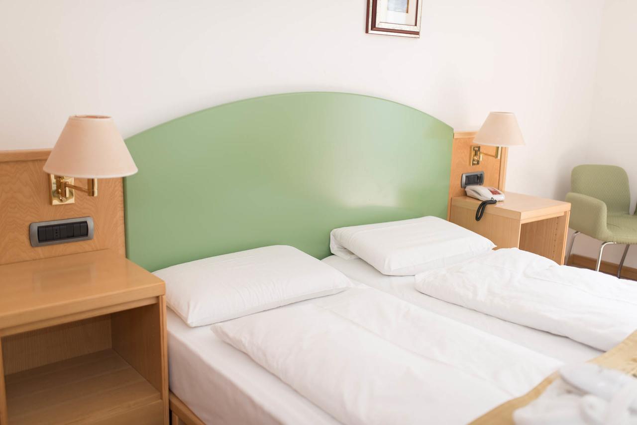 Hotel Venezia Malcesine Extérieur photo