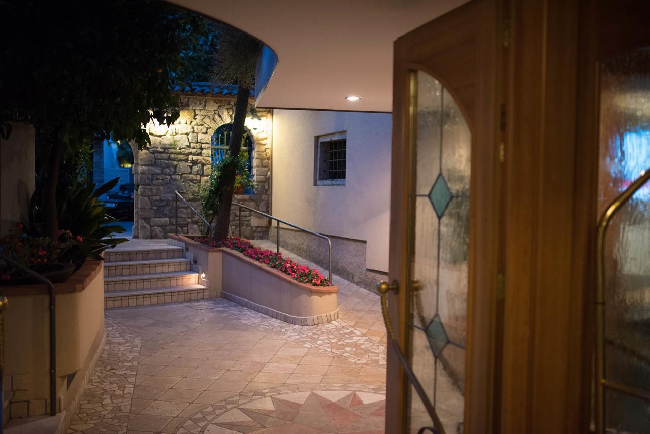 Hotel Venezia Malcesine Extérieur photo