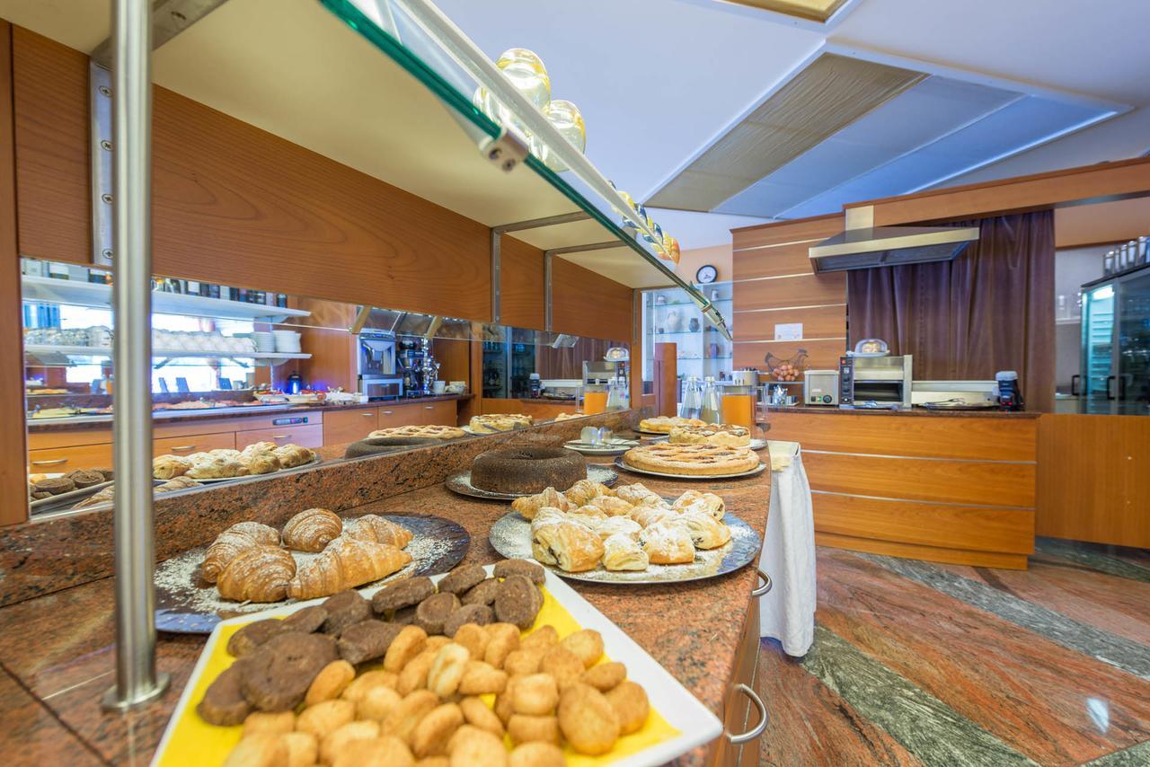 Hotel Venezia Malcesine Extérieur photo